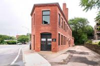 Jennifer's Riverfront Loft Apartment Historic Building - B&B