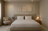 Habitación con cama extragrande y balcón