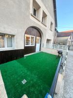 x GITES CONFORT DISCOUNT LE MONTANA PROCHE BESANCON x - B&B