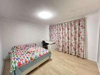 J Room - B&B