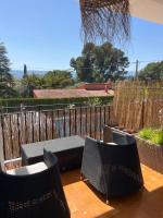 Chambre Lit King-Size - Vue sur Piscine