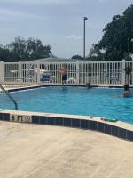 Sleek, Modern, Pet Friendly Custom Tour Bus! - Bed and Breakfast Clermont