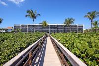 Enjoy Endless Views - Beachfront 2BR Condo On Sanibel Island - B&B Ybel
