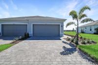 Stylish lakefront villa with all of the amenities - Near Beaches - Hibiscus Haven - Chambres d'hôtes Englewood