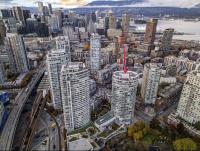 3-Bedrooms premium apartemnt with stunning 180 water, mountain and city view Pool Hot Tub and Gym Heart of Downtown Skytrain 3mins walk to FIFA STADIUM - Chambres d'hôtes Vancouver