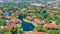 Lakefront 2BR condo near IMG - Pool, Pickleball, Tennis - B&B Bradenton