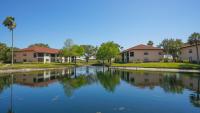 Lakefront 2BR condo near IMG - Pool, Pickleball, Tennis - B&B Bradenton