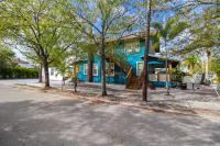 Delightful 2 BR Downtown Sarasota Condo - The White Pearl - Chambres d'hôtes Sarasota