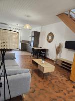 Appartement refait à neuf - B&B Villeneuve-la-Comptal