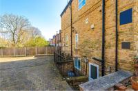 Comfortable Two Bedroom Apartment in Sheffield by Eason Stays, Ideal For Business Travellers, Hospital Workers & Placements - with Free Parking! - Chambres d’hôtes