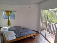 Gran chalet Espanol a la playa - B&B