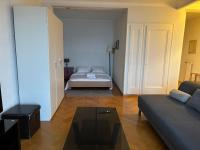 Between The Lausanne train station and Saint Francois - B&B Losanna