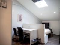 Studio Premium (Skylight)