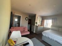 1 double bed studio with private access and parking - Chambres d’hôtes Plymouth