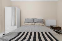 COZY 2 BED APARTMENT Sleeps 5 - B&B