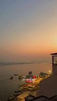 Tandon Lodge Homestay stay infront Of river Ganga - B&B