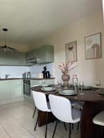 Nice french Riviera, parking gratuit, Tram L1 AU PIED de l'immeuble - B&B Nice