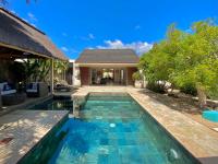Large villa with private pool and tropical garden - B&B Grand Baie