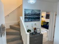 Charming 2- Bedroom Apartment - Chambres d’hôtes