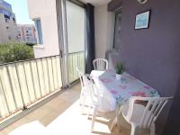 Appartement 2 Pièces, 4 Couchages, Parking Privatif, à 100m de la Mer et des Commerces - FR-1-307-48 - Chambres d’hôtes