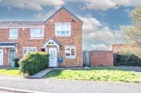 Modern Two Bedroom House with Parking - B&B Tipton