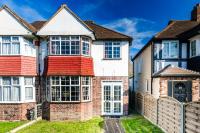 Jevingtons House Peaceful 3 bed home Ideal for Groups Contractors Weekend get aways Free parking garden and WiFi - Chambres d'hôtes Eltham
