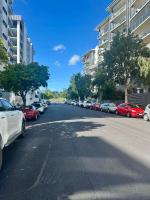 New City Condo with Brisbane River View & Parking - Bed and Breakfast