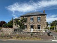 Proche plage, maison de bourg pleine de charme - Chambres d’hôtes Gouville-sur-Mer