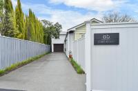 Studio Retreat with EV & off street Parking - B&B Christchurch