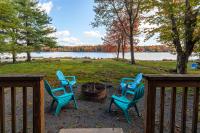 Boardwalk Chalet Lakefront Fire Pit Pet Frie - Chambres d’hôtes