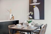 Modern Penthouse 3 Bed & 2 Bath-Skytower View-Pool - B&B Auckland