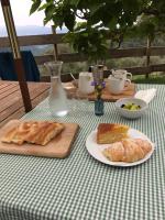 Saint Roch - camera privata con bagno - vista su giardino - colazione - B&B Ponzano Superiore