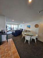 Luxury Beach Escape - 6 Adams Ave Mt Maunganui - B&B