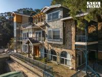 StayVista at Chestnut Manor with Sky Jacuzzi & Steam Room - Ferienwohnung Kasauli