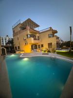 Deluxe One-Bedroom Apartment with Ocean View