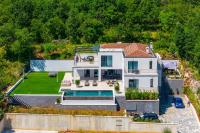 Villa Levant for 10 people near Opatija with jacuzzi & sea view - Chambres d'hôtes Mošćenička Draga