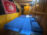 Quadruple Room with Private Bathroom