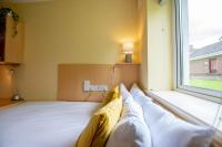 36 - Superb 2 Bed Apartment, Sleeps 6 - Ferienwohnung Galway