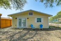 Walk to Pier & Dining: Central Rockport Cottage - B&B Rockport