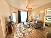 Ultra-Luxury 2BR Downtown Condo - B&B