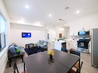 New Modern 2BR Apartment - minutes to NYC - B&B