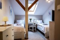 Kleines Zweibettzimmer