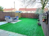 2 bedroom luxury house with garden & parking close to airport - Chambres d’hôtes