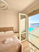 One-Bedroom Apartment with Sea View and Balcony