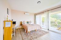 Suite with Mountain View