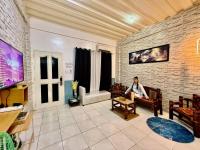 Axon Cozy Modern House Near Walking Street - Chambres d'hôtes Angeles City