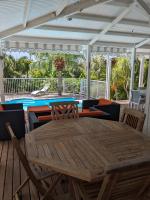 Villa Margot avec piscine privée proche mer, marina et golf - B&B Saint-François