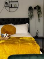 The Ivy Cinema Suite - B&B Luton