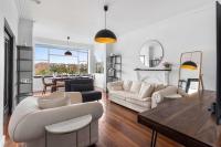 Stunning Waterfront Haven with Majestic Views - B&B Sydney