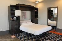Industrial Chic Studio, Unit B - B&B